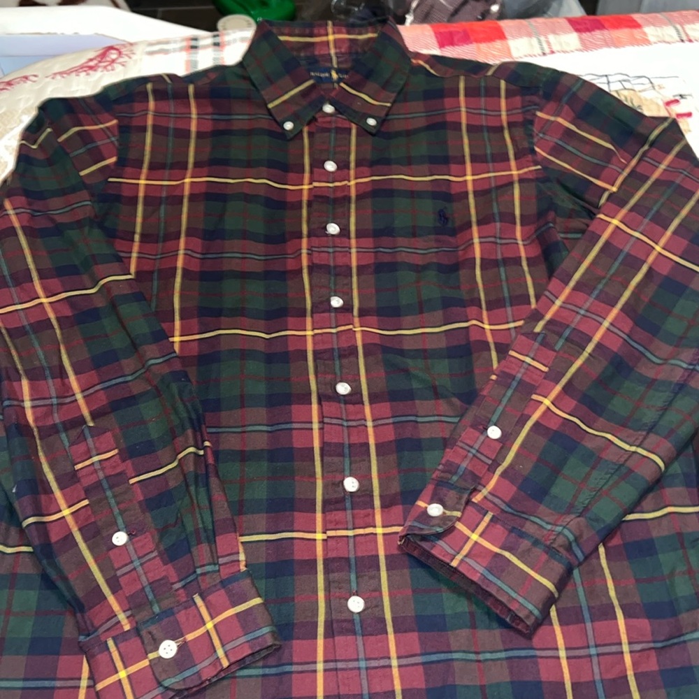 Size men’s large Ralph Lauren button-up